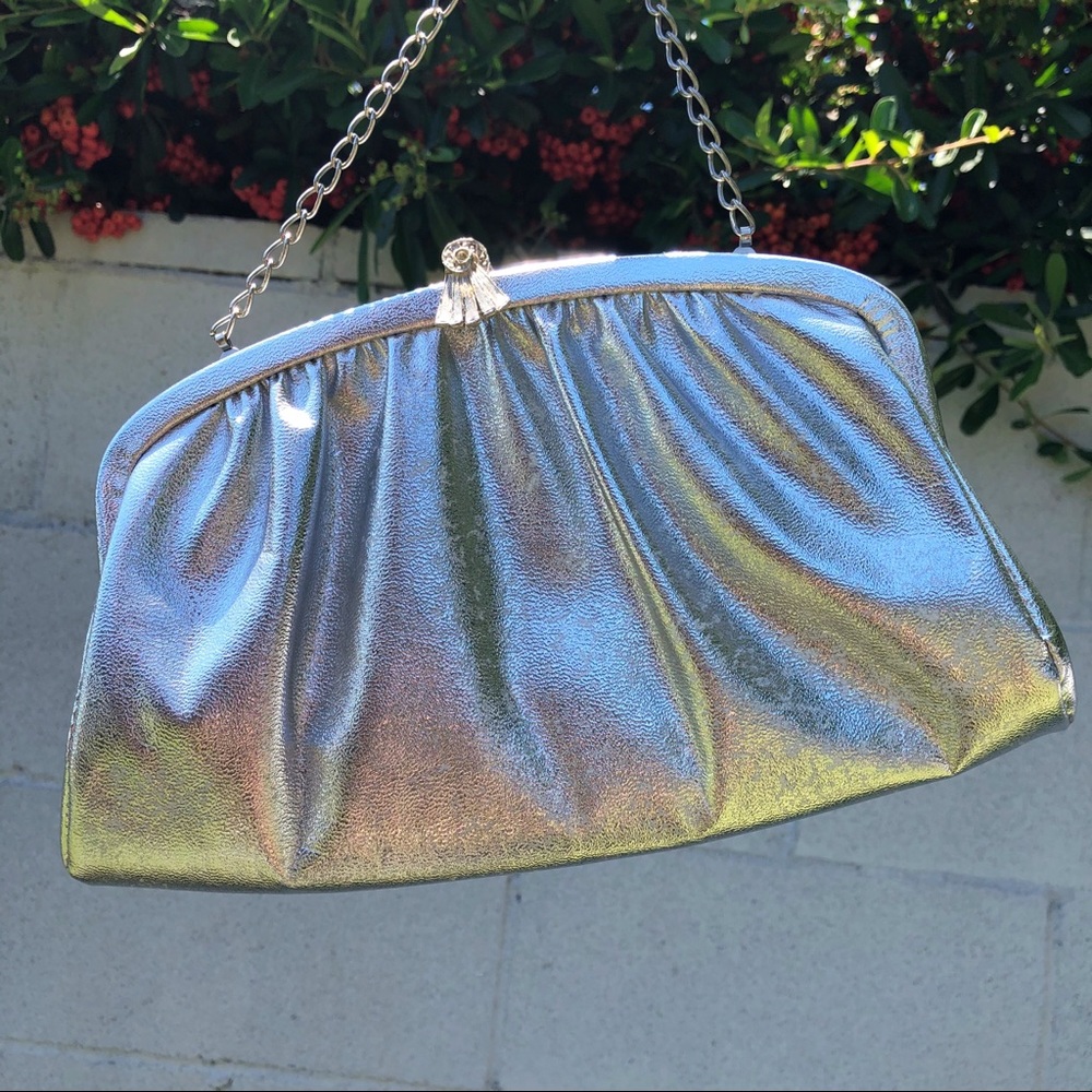 VINTAGE Metallic Silver Clutch Bag w Shell Clasp